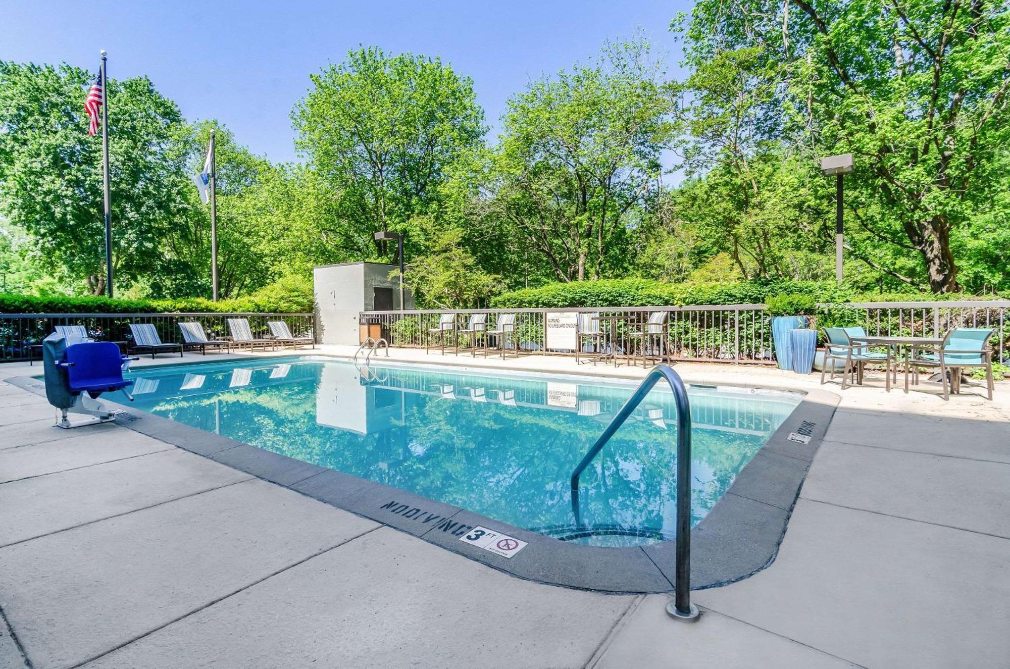 Comfort Inn Raleigh Midtown מראה חיצוני תמונה