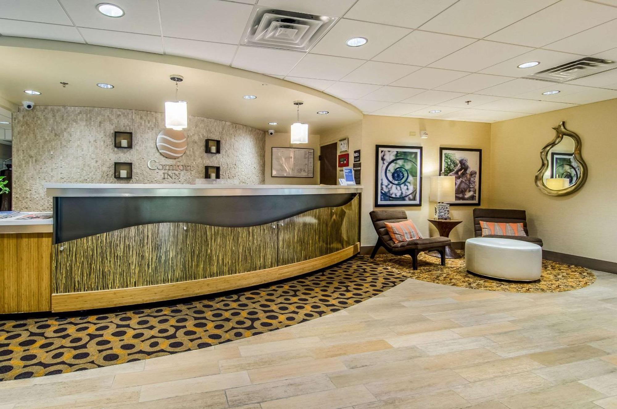 Comfort Inn Raleigh Midtown מראה חיצוני תמונה