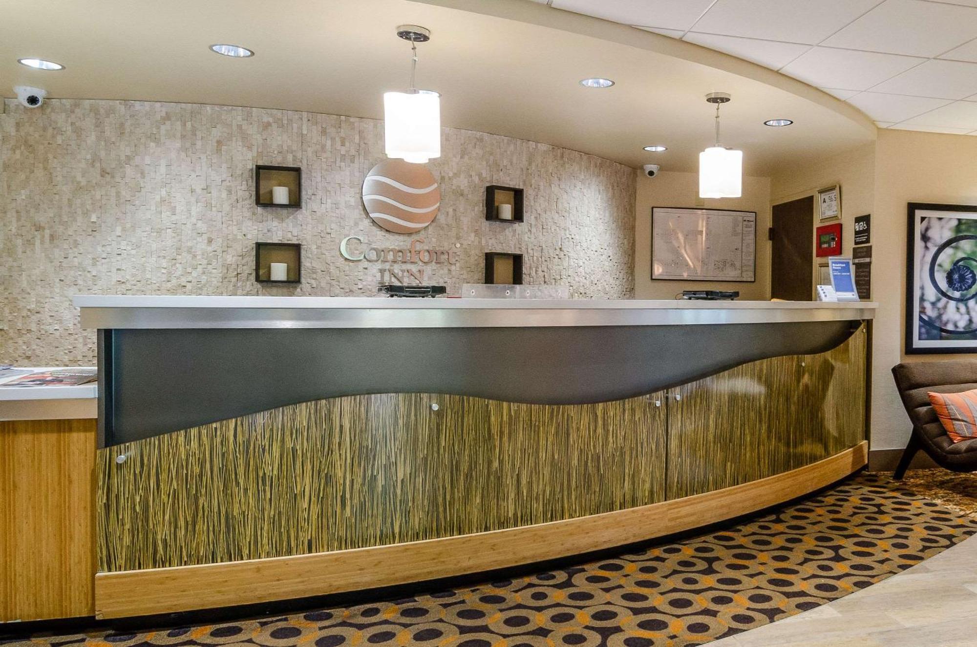 Comfort Inn Raleigh Midtown מראה חיצוני תמונה
